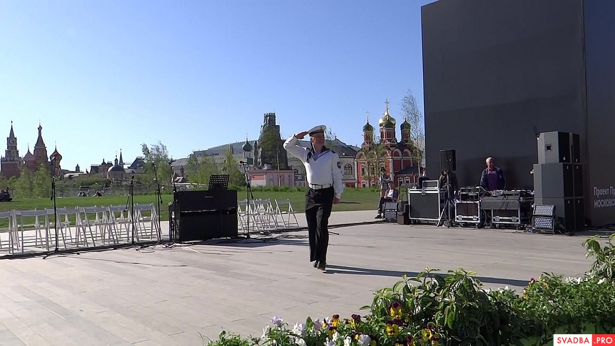 "Yablochko". Russian Sailor dance. Tap man from Moscow.